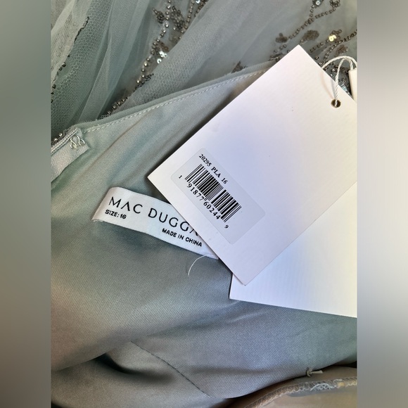 Mac Duggal 20295 Embellished V-Neck Long Sleeve A-Line Gown Size 16 NWT Platinum - Picture 5 of 5